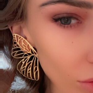 Elegant Gold Butterfly Earrings